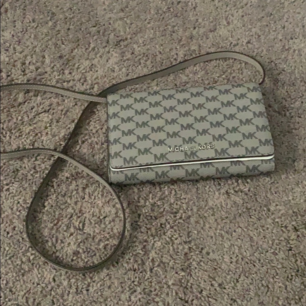 Super cute MK wallet crossbody!